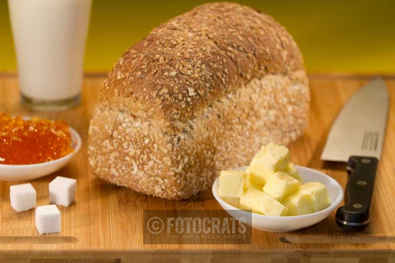 wholegrain bread with butter and jelly