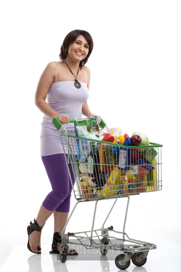 woman buying groceries