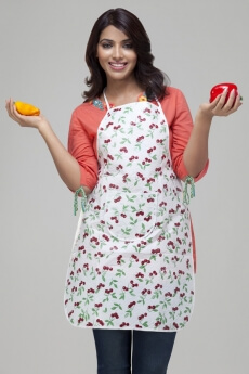 housewife posing with vegetables