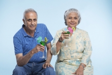 old couple enjoying mocktail 